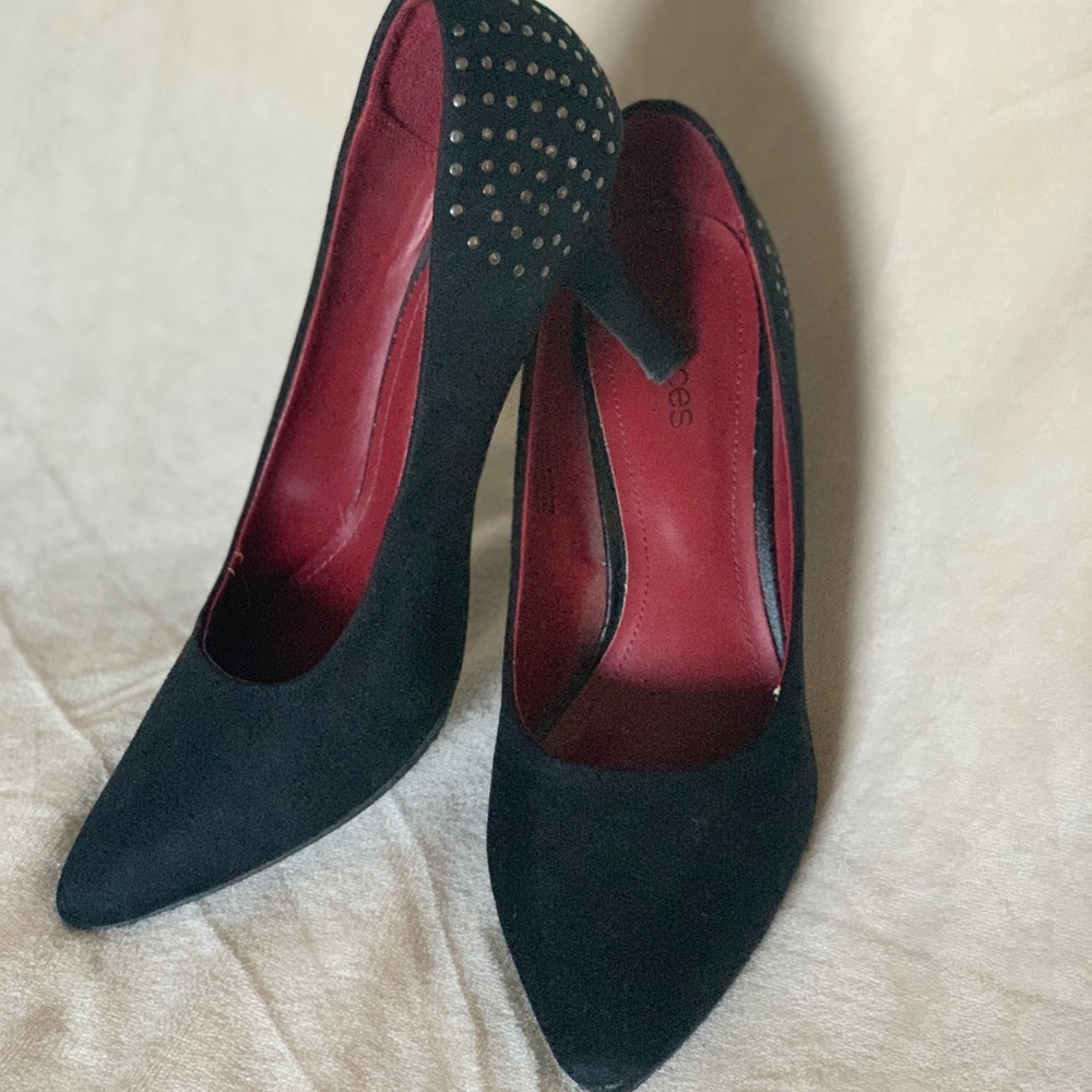MAURICES pointy pumps with studded heel